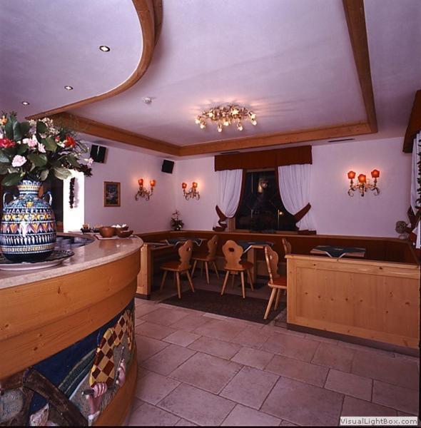 Hotel Dolomiti Cozzio 3*